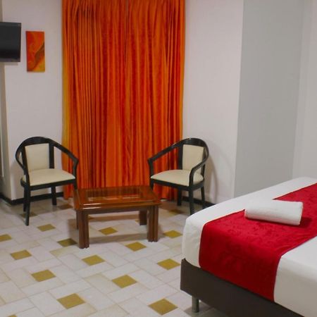 Hotel Mariscal Robledo Cartago Bagian luar foto