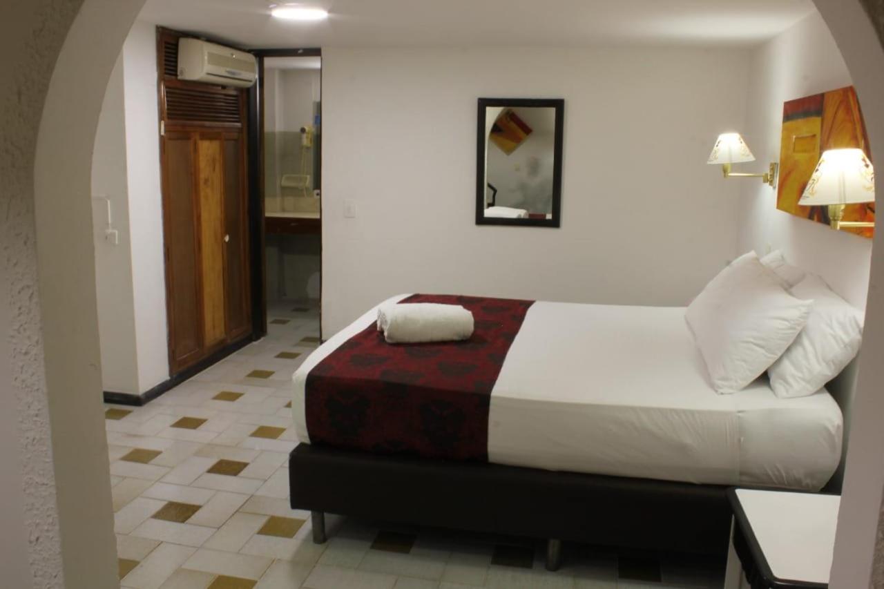 Hotel Mariscal Robledo Cartago Bagian luar foto