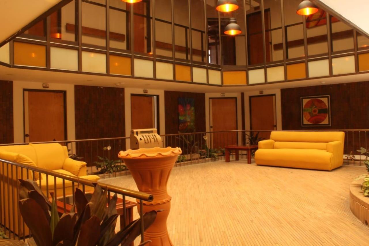 Hotel Mariscal Robledo Cartago Bagian luar foto